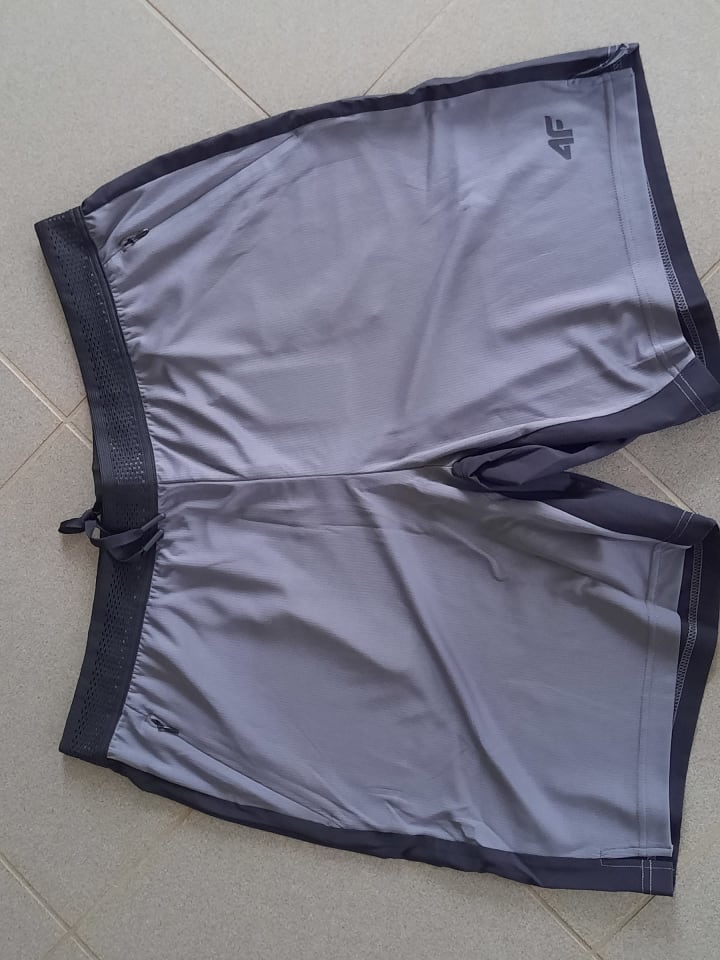 4F Funktionsshorts in Grau/ Schwarz günstig kaufen XXL