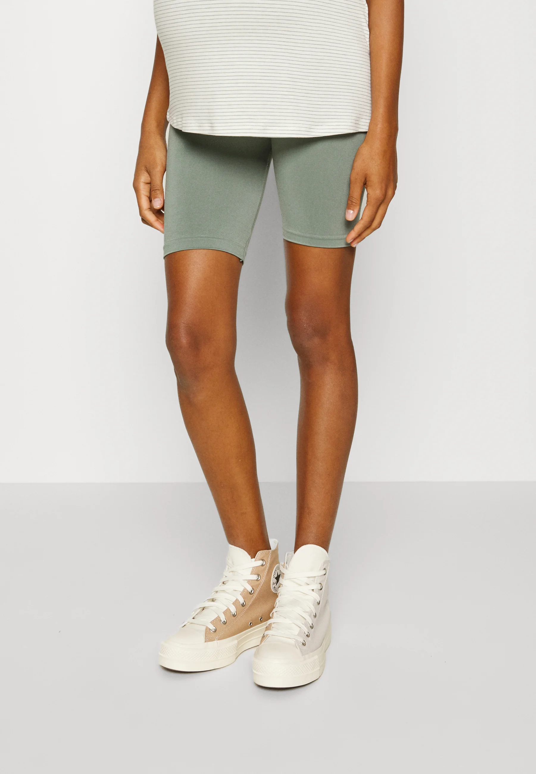 MAMALICIOUS MLTIA JEANNE - Pantalones cortos