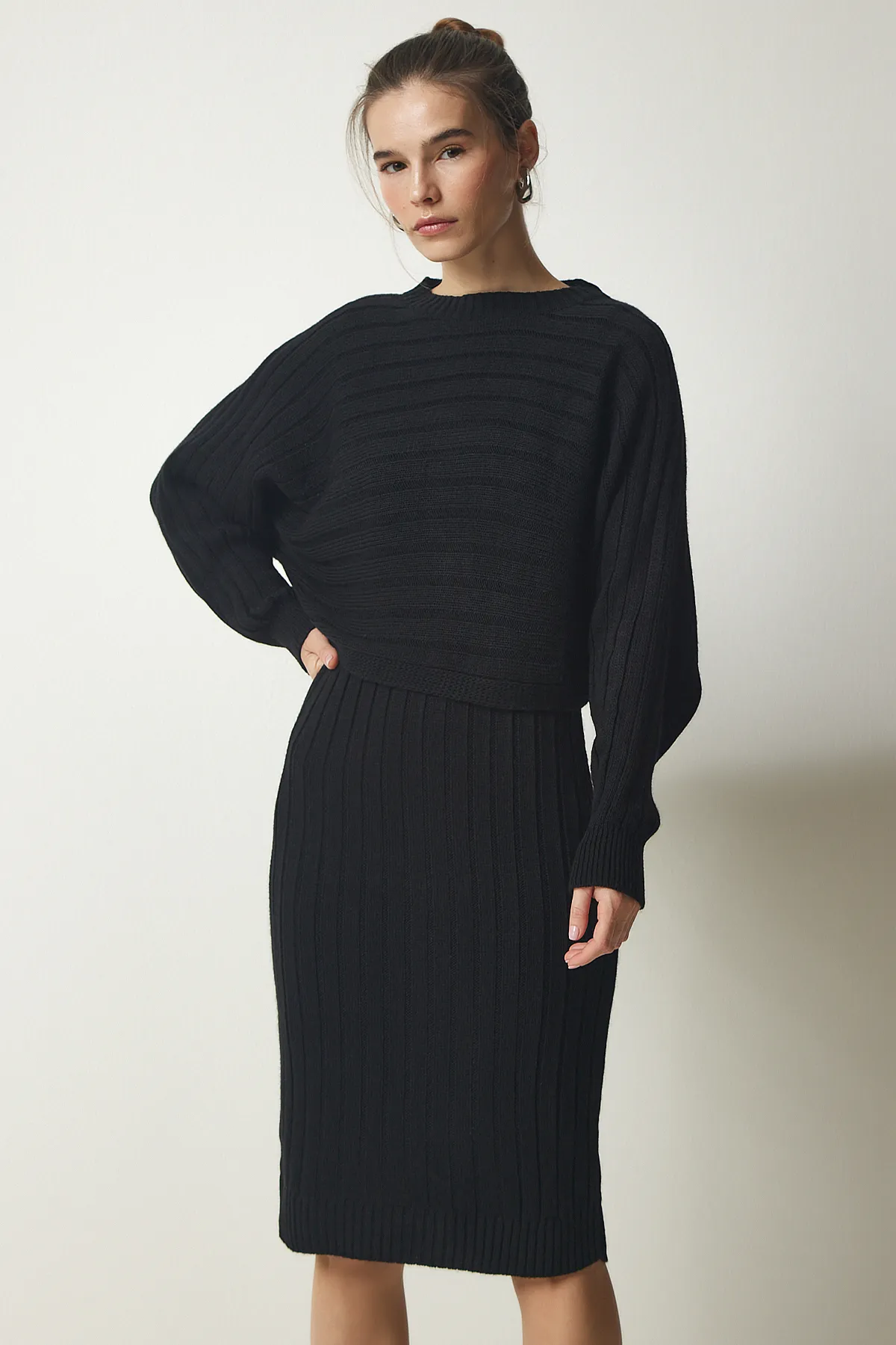 Happiness İstanbul  Schwarzes Strickpullover-Kleid-Set aus Kordel für Damen CI00095
