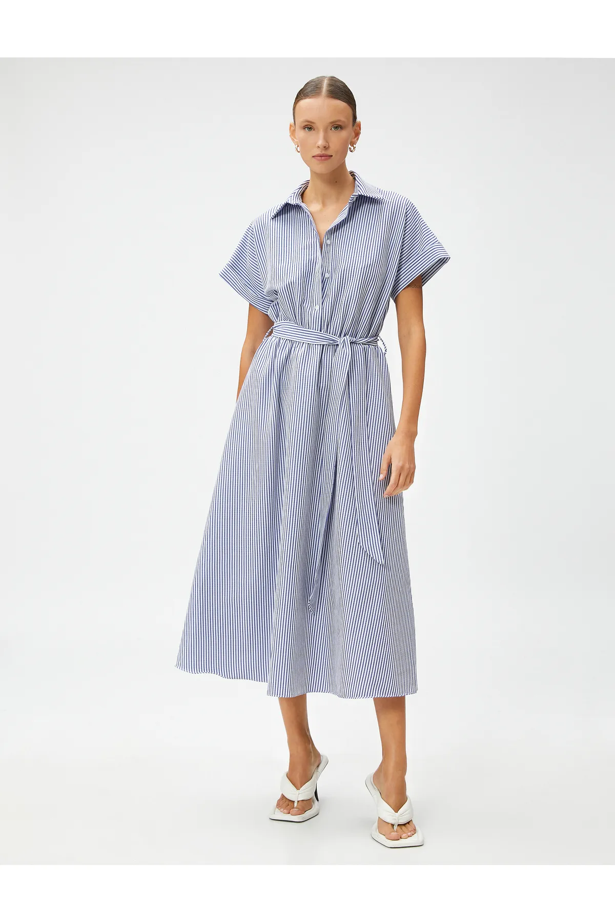 Koton  Midi-langes Hemdkleid mit kurzen Ärmeln und Gürtel