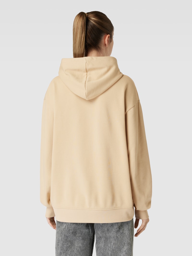 Oversized Hoodie mit Label-Patch in sand