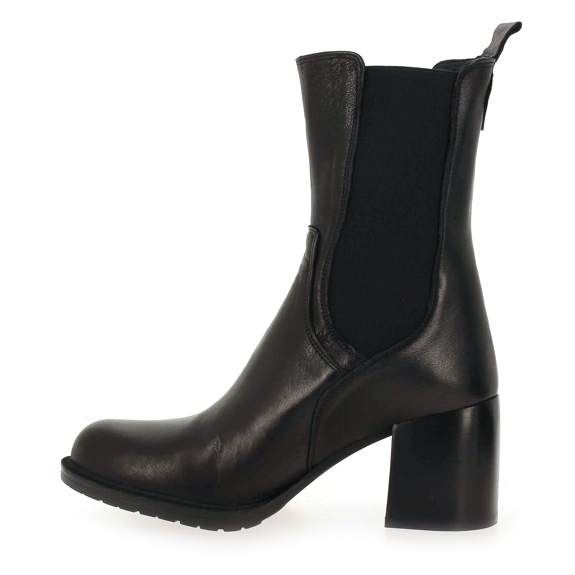 Emanuele Crasto   35003 - Noir