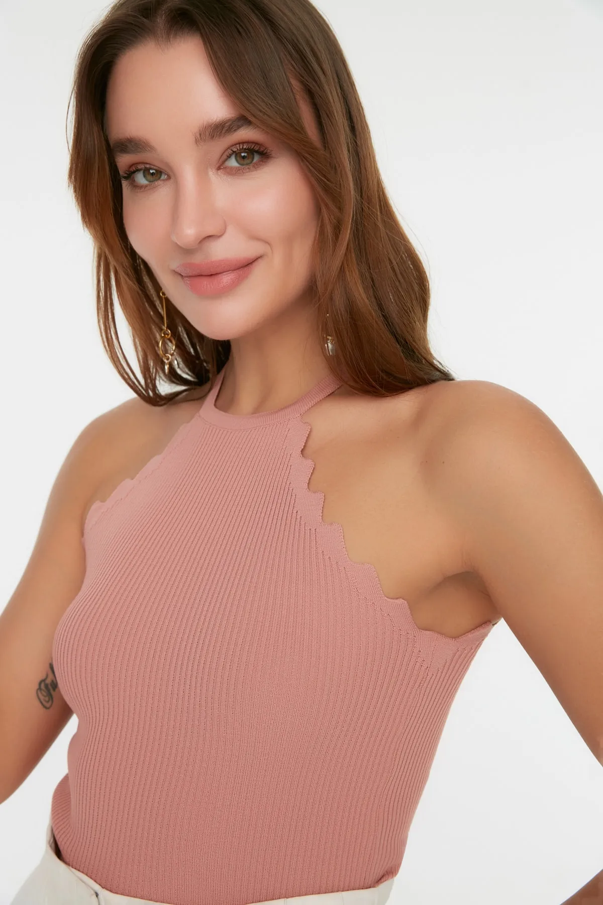 Trendyol Collection  Dusty Rose Neckholder-Strickbluse TWOSS22BZ0762