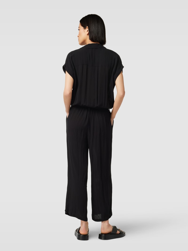 Jumpsuit mit Bindegürtel in schwarz