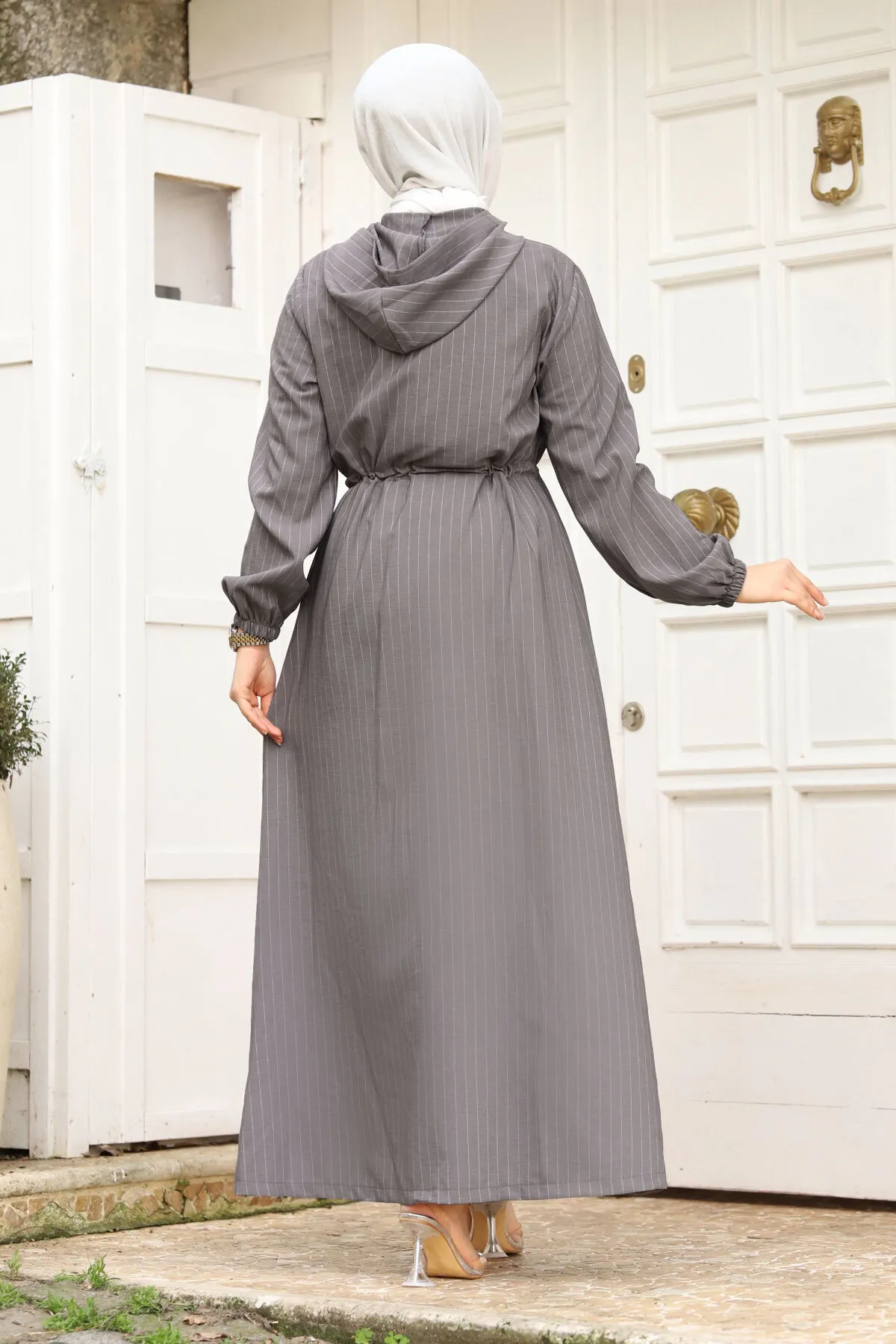 Tesettür Dünyası  Taillenseil Kordelzug Kapuze Hijab Ferace TSD240239 Grau