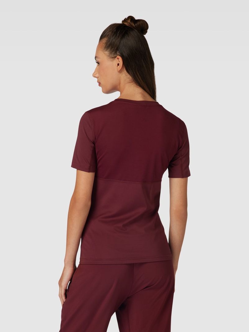 T-Shirt mit Label-Print in bordeaux rot