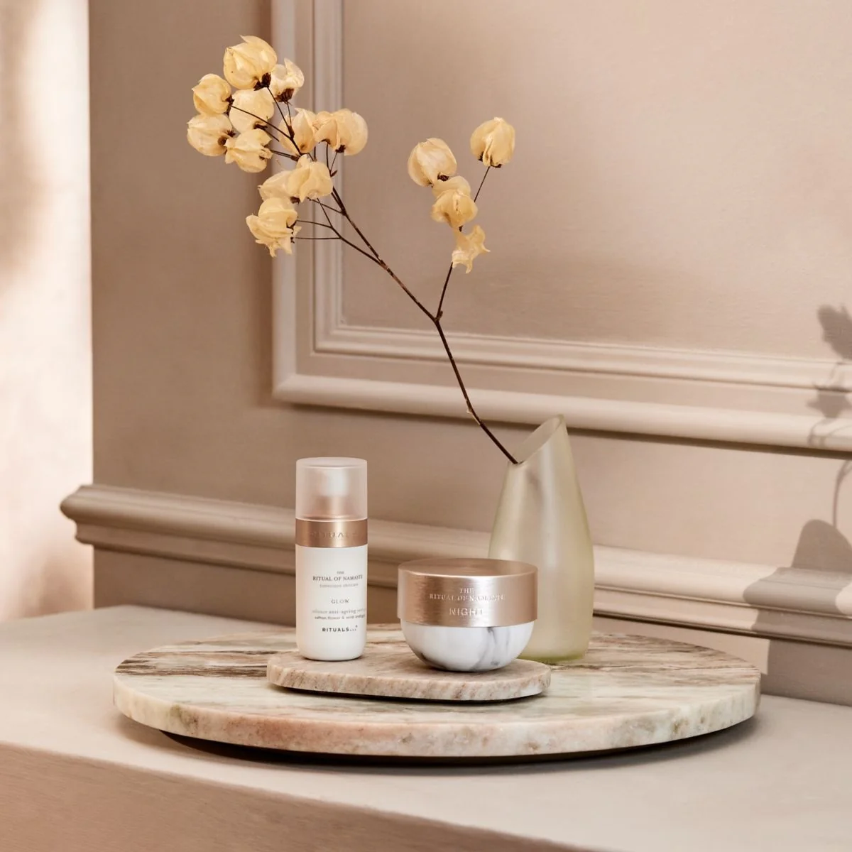 Das Ritual of Namaste Glow Anti-Aging Augenkonzentrat – Anti-Falten-Augenkontur