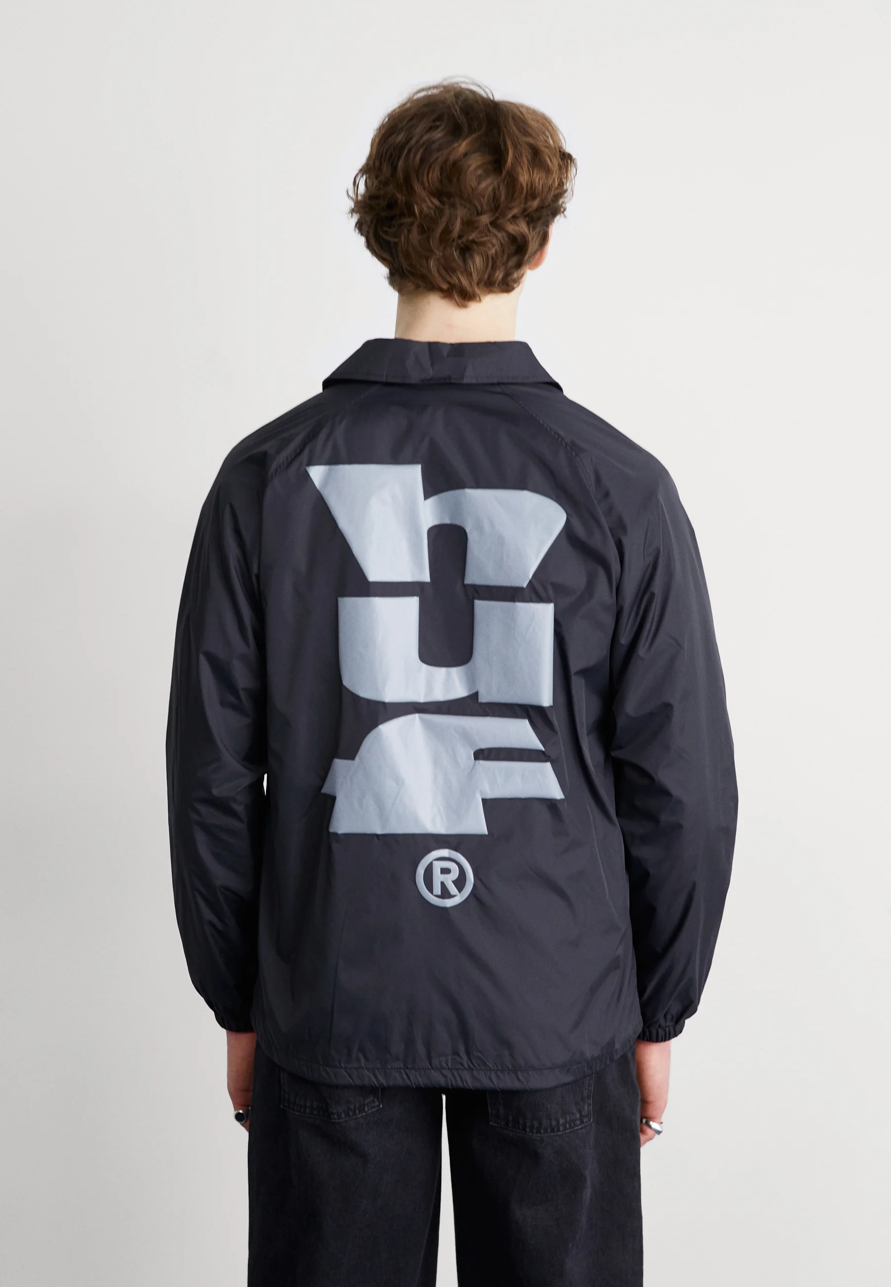 CHAQUETA DE ENTRENADOR HUF MEGABLAST - Chaqueta ligera