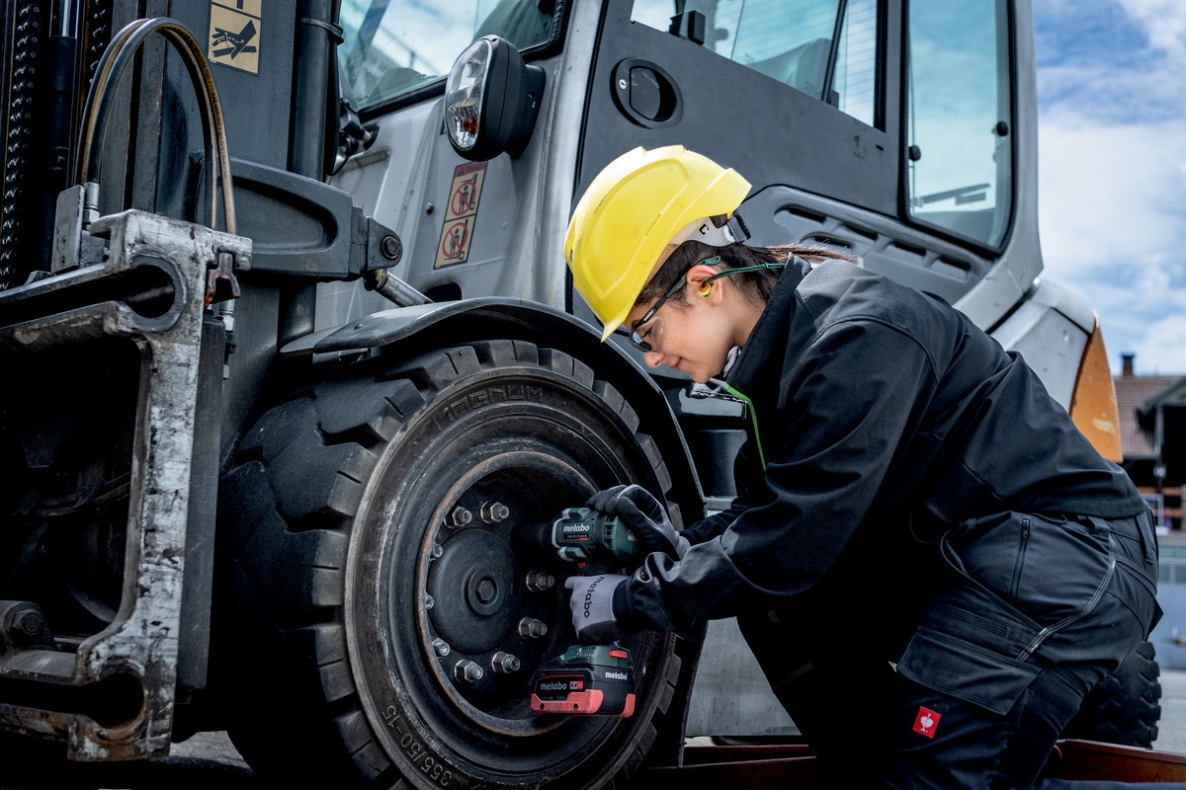 Metabo 602403840 SSW 18 LTX 800 BL Akumulátorový rázový utahovák 18 V bez baterií a nabíječky 602403840