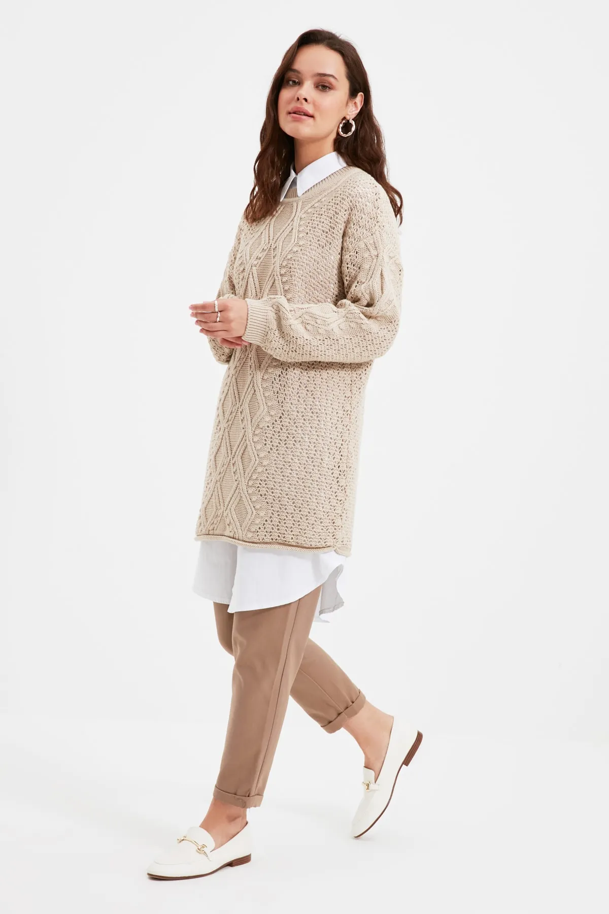 Trendyol Modest  Cremefarbener, durchbrochener Strickpullover TCTAW22AK0089