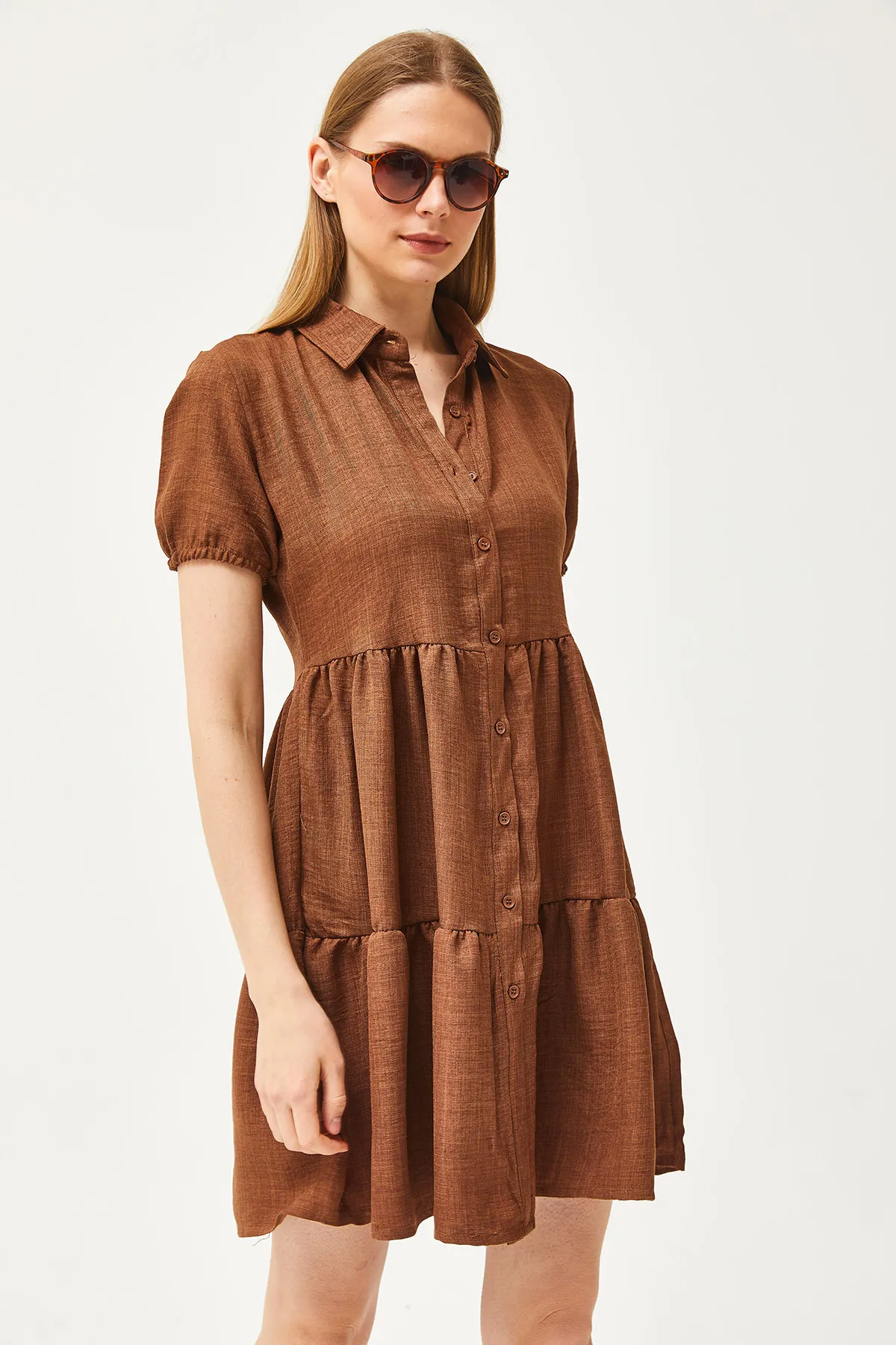 Olalook  Hellbraunes Leinen-Hemdkleid für Damen ELB-19002075