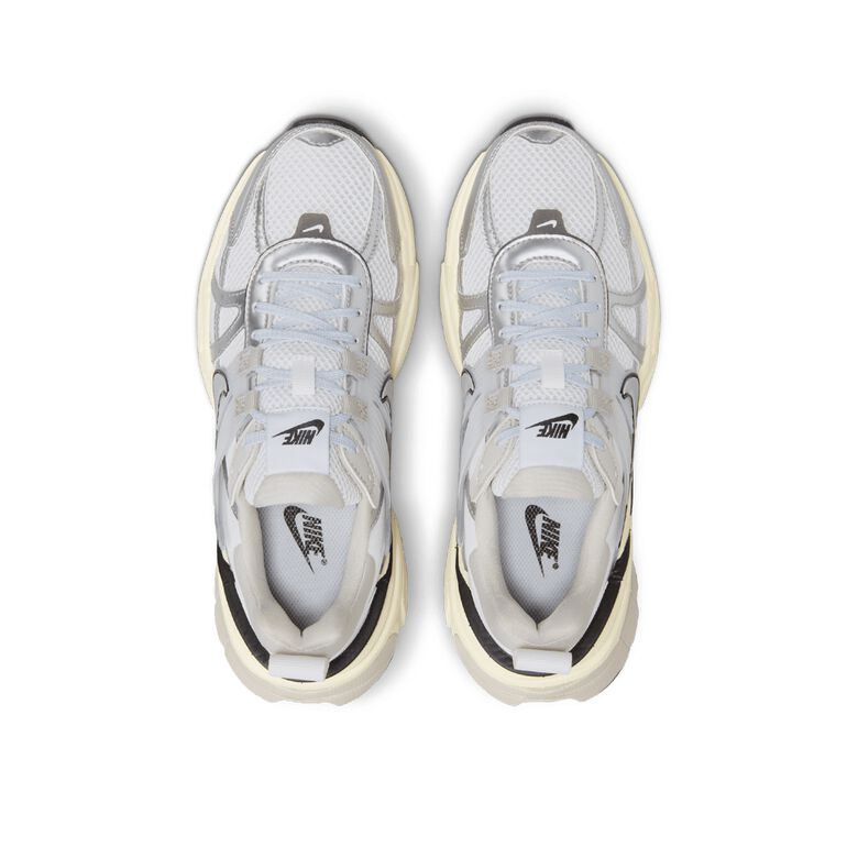 NIKE Wmns V2K Run 
