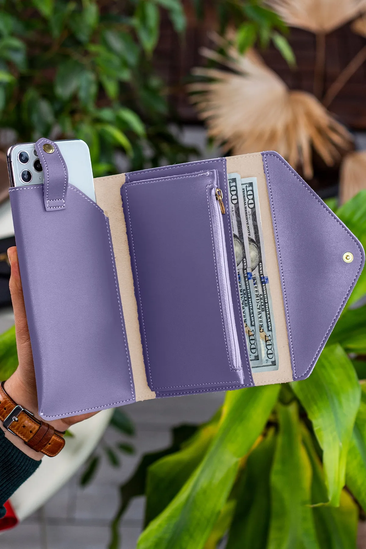 Garbalia  Fliederfarbene Damenbrieftasche mit Umschlagmodell und Telefon- und Münzfächern