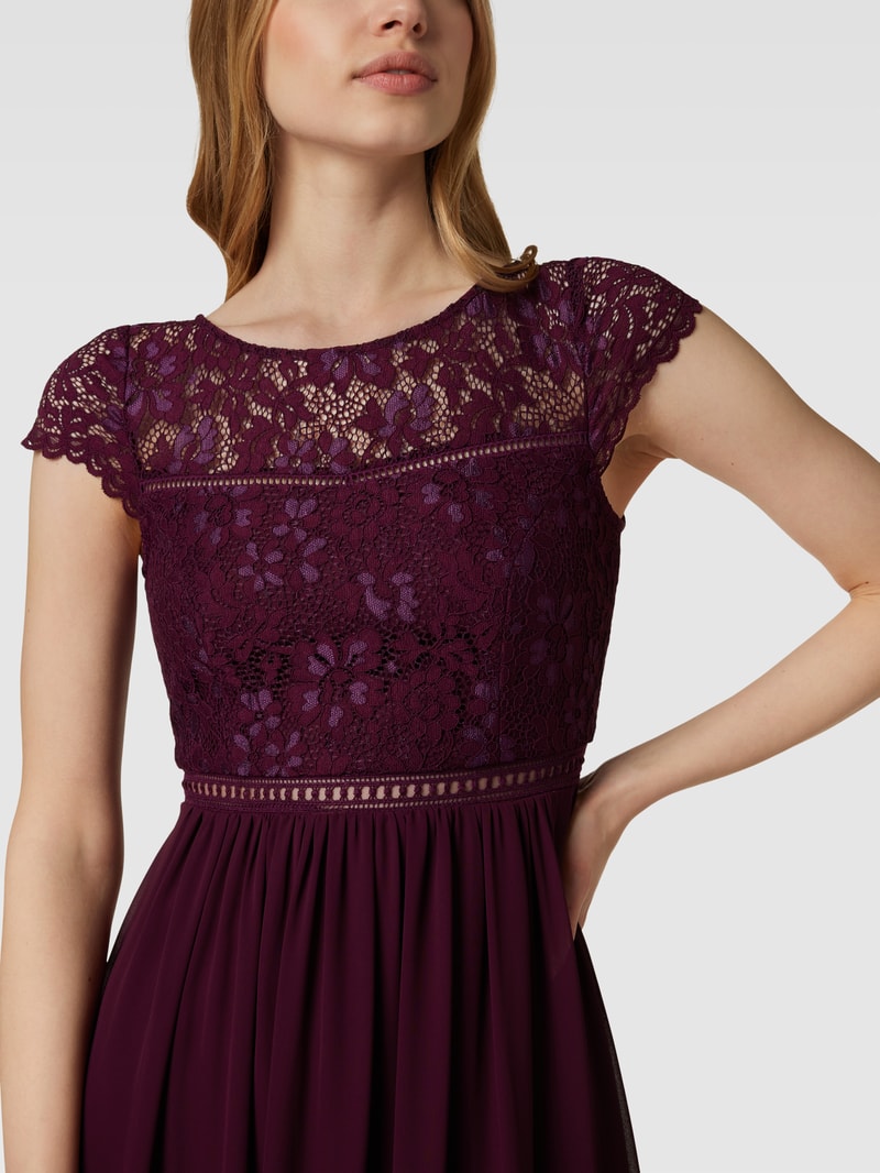 Abendkleid mit floraler Spitze in bordeaux rot