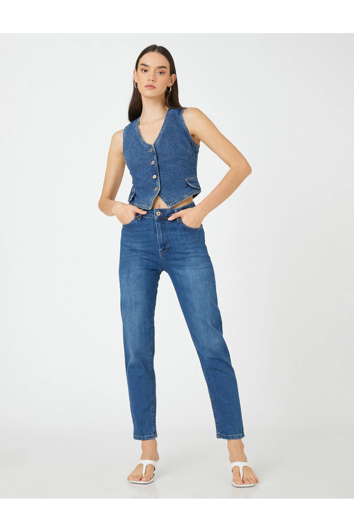 Koton  Jeans mit hoher Taille und schmaler Passform – Mom Slim Jeans