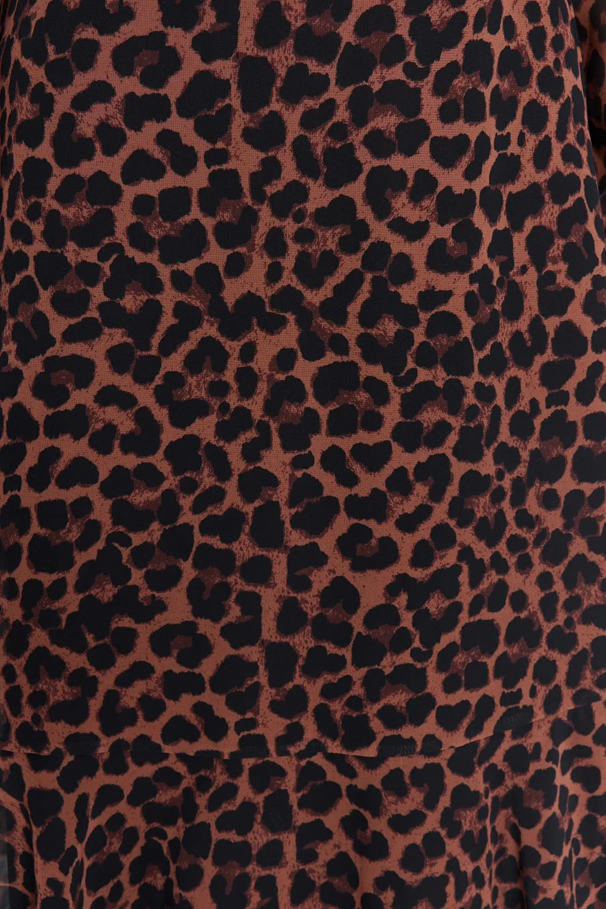 Trendyol Collection  Kamelfarbenes Chiffon-Webkleid mit hohem Kragen und Volantrock TWOAW20EL1313