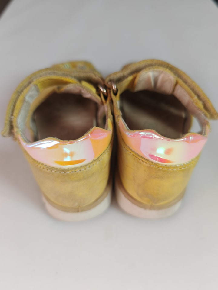 Primigi Leder-Halbsandalen in Gelb günstig kaufen 23