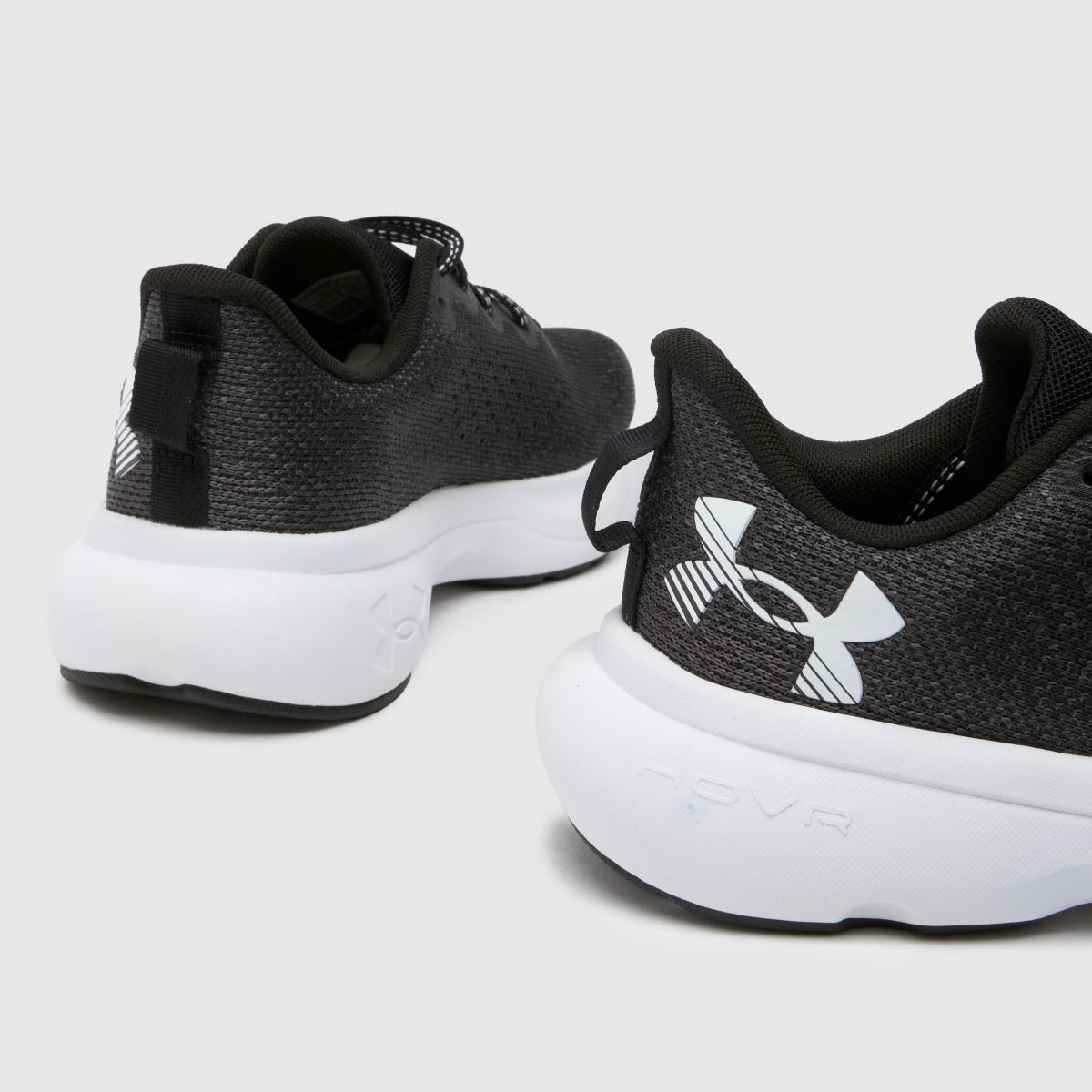 Under Armour – Infinite – Svarta och vita träningsskor