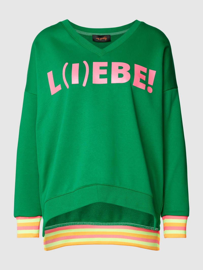 Sweatshirt mit Statement-Print und V-Ausschnitt Modell 'L(I)EBE!' in grün