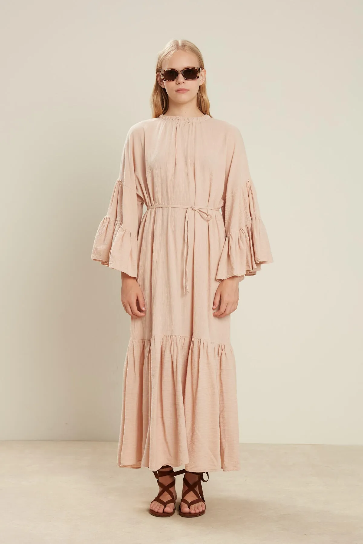 Manuka  Kleid mit Volants aus Baumwolle in Crinkle-Optik, Lachsfarben