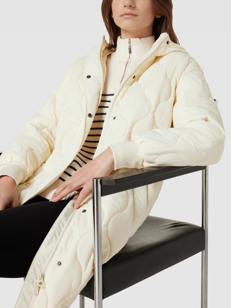 Steppmantel mit Strukturmuster in ecru