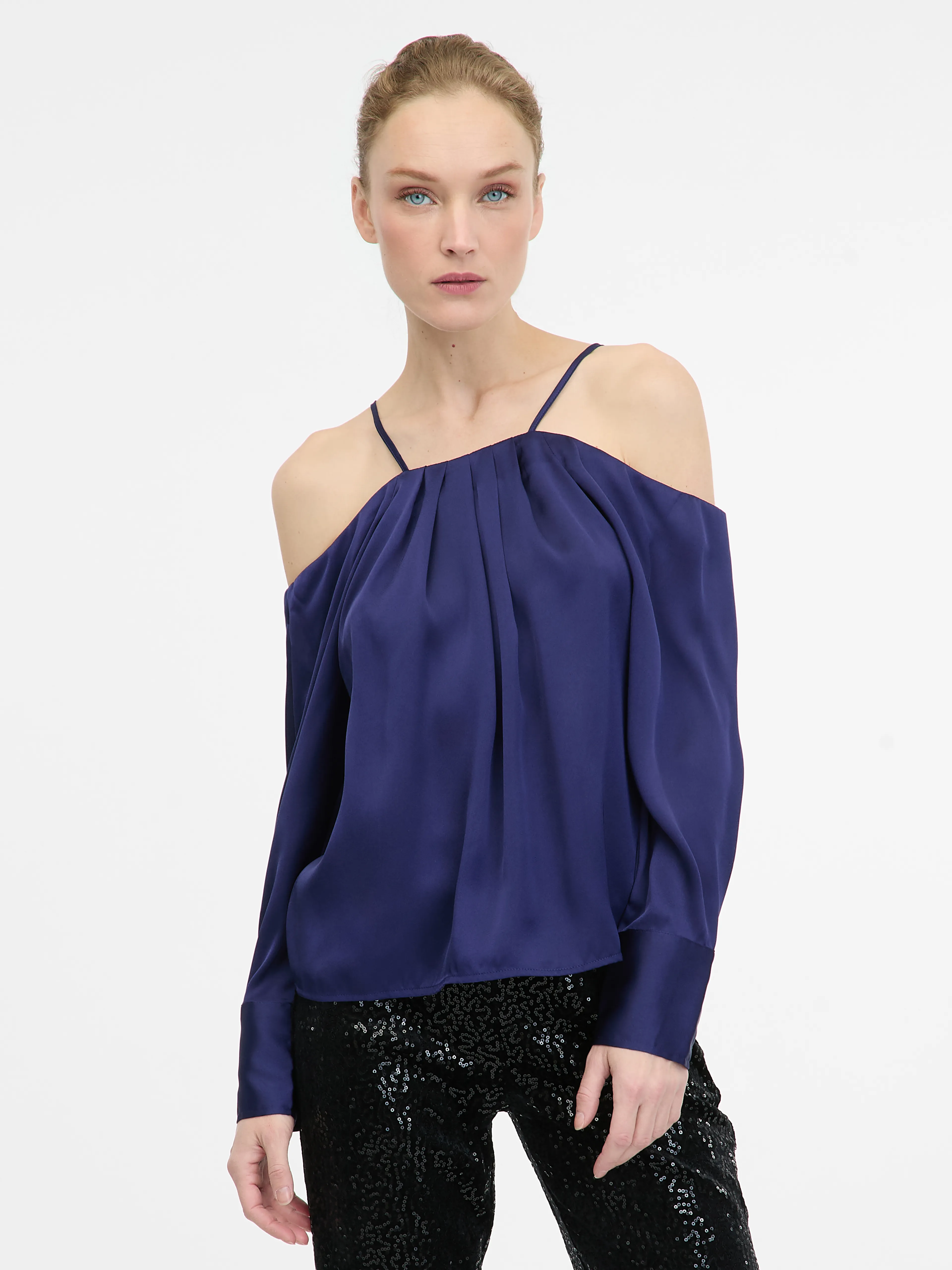 Dunkelblaue Damenbluse mit freien Schultern ORSAY