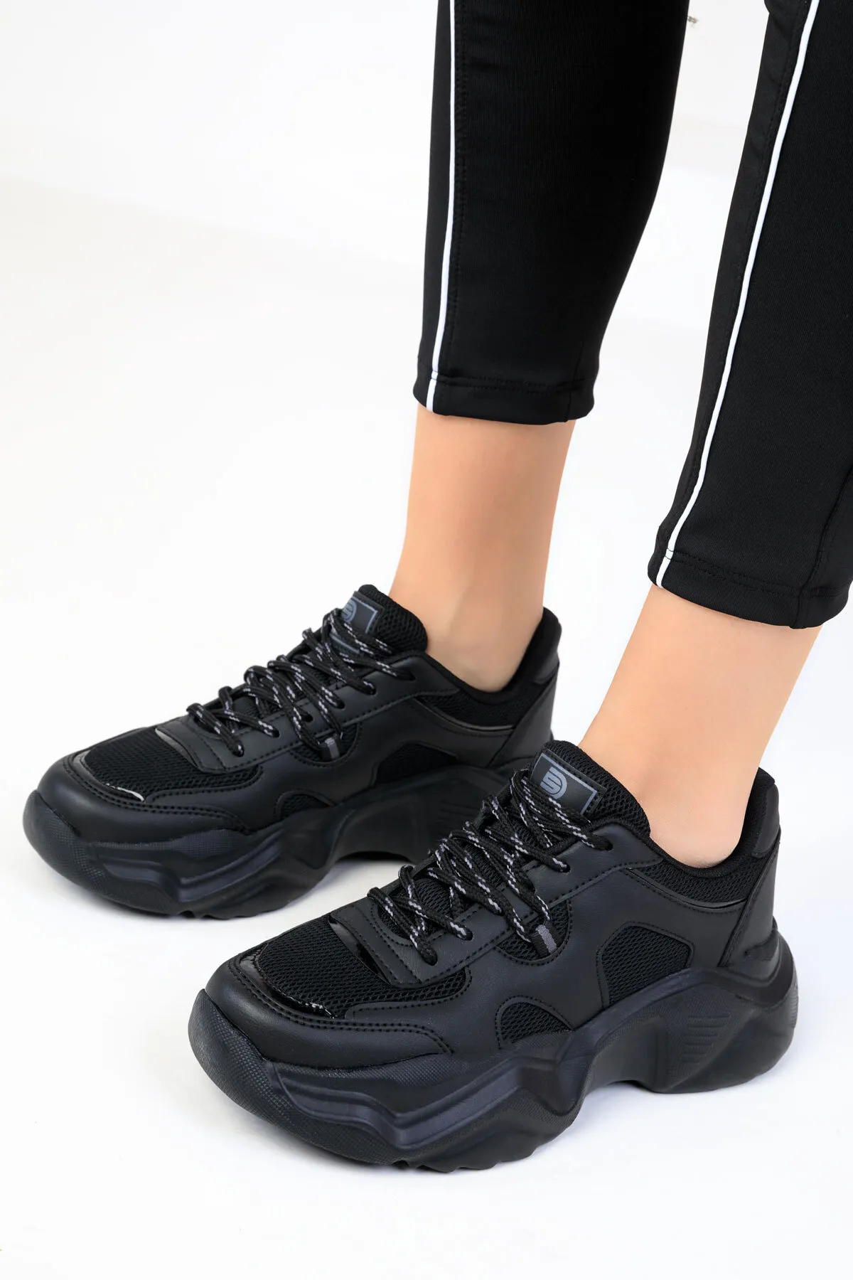 SOHO  Schwarz-Schwarze Damen Sneakers 18240