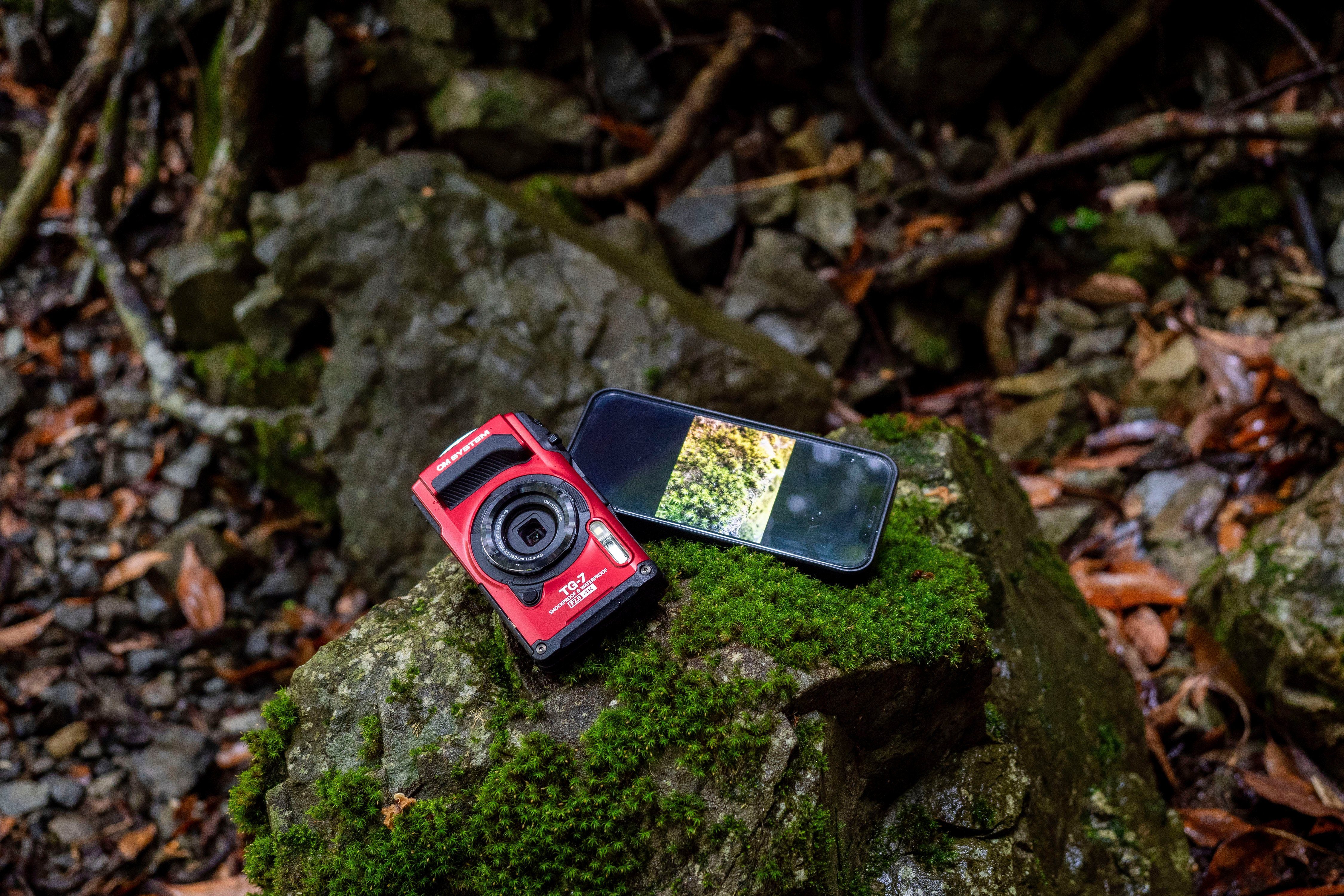 Olympus Tough TG-7 Kompaktkamera (12 MP, 4x opt. Zoom, Bluetooth, WLAN (Wi-Fi)