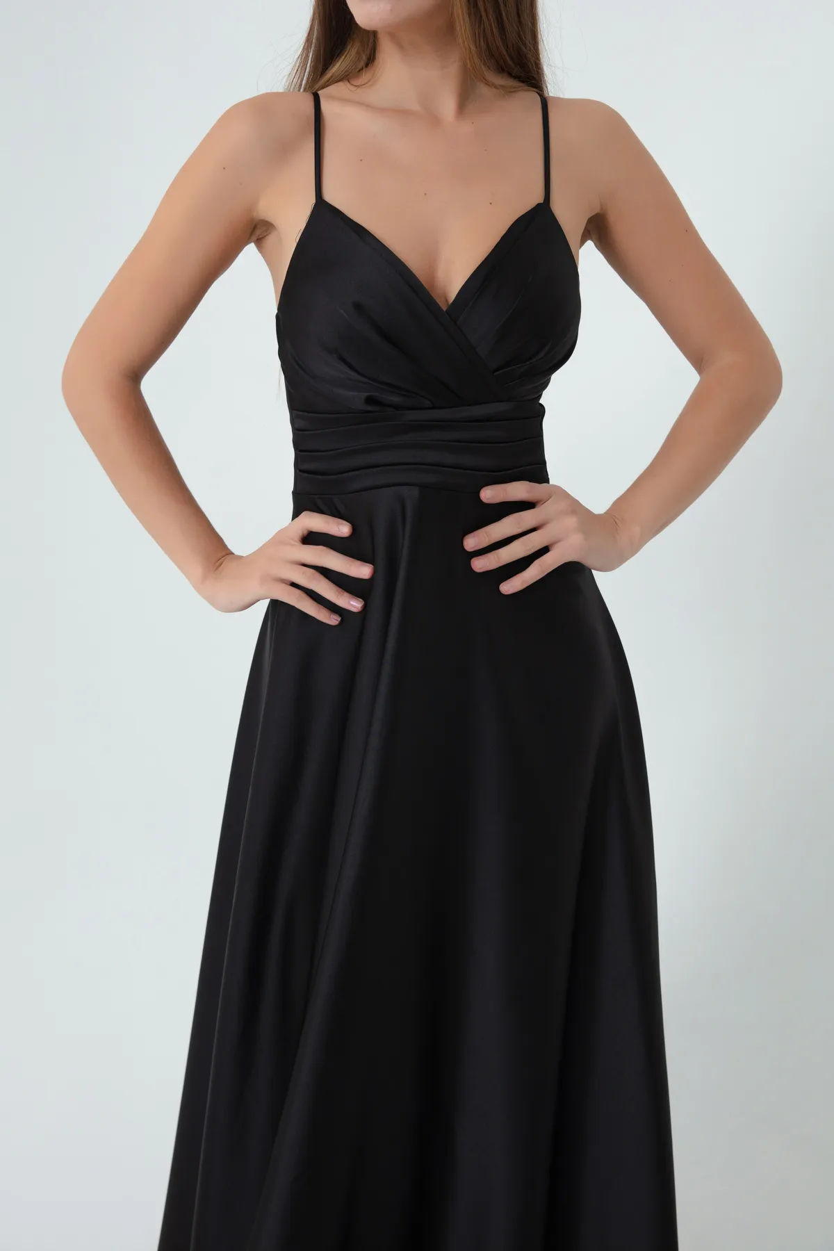 Lafaba  Langes Abendkleid aus Satin mit schwarzen Kordelträgern und Taillengürtel für Damen und Abschlussballkleid