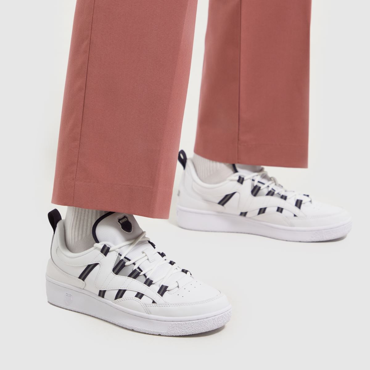 K-SWISS – Slamm 99 cc – Sneakers i vitt och marinblått