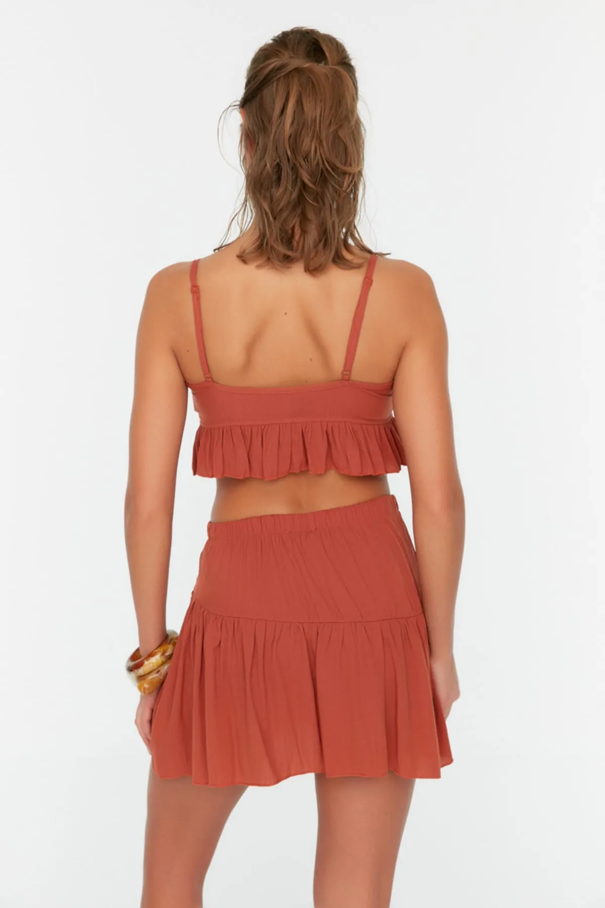 Trendyol Collection  Braunes Set aus Strandbluse und Strandrock mit Volantdetail TBESS22AU0095