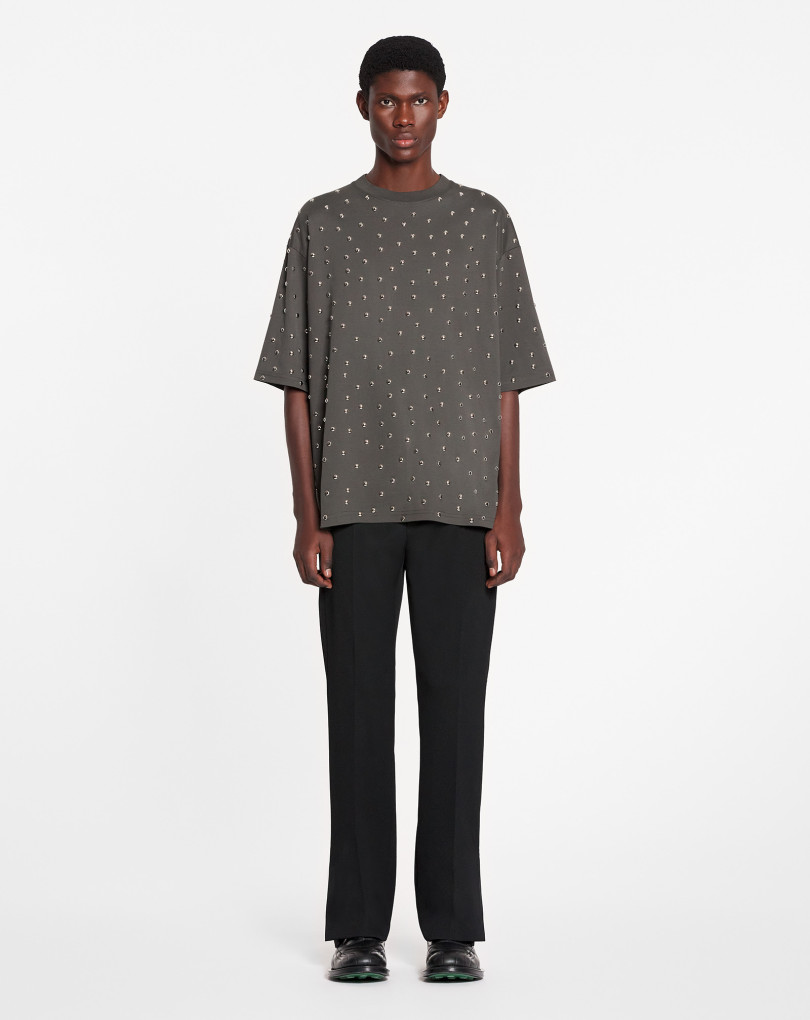 T-SHIRT OVERSIZE CLOUTÉ