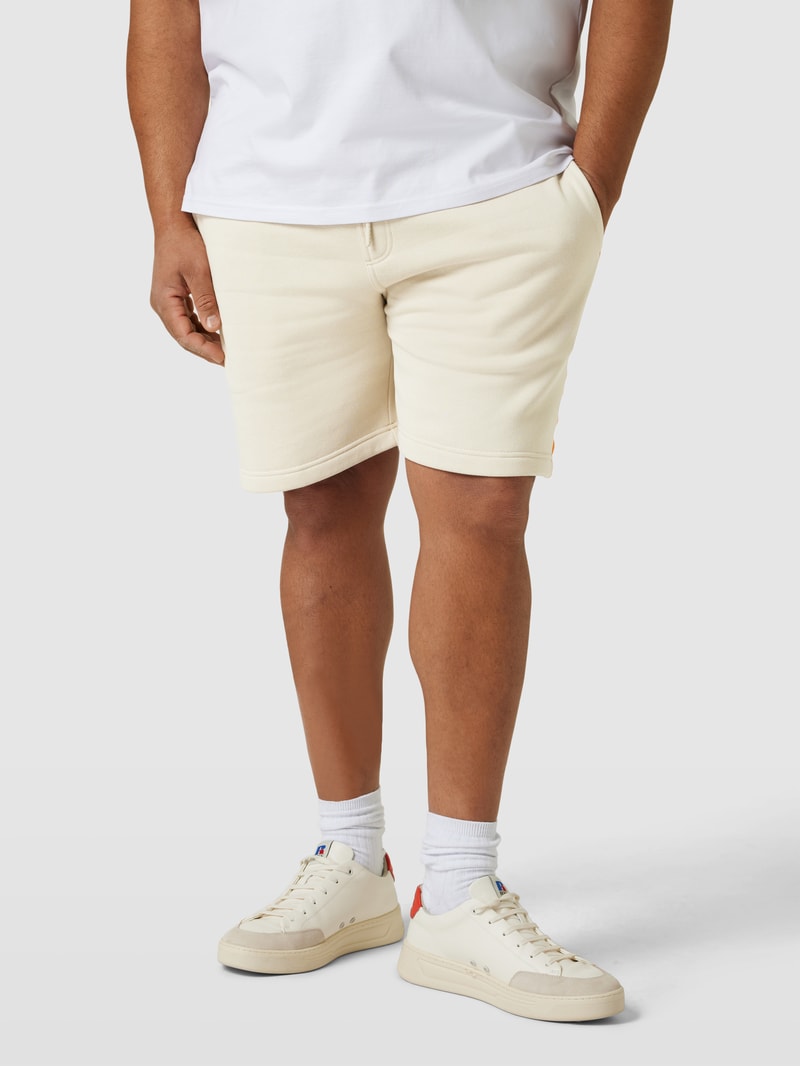 PLUS SIZE Sweatshorts mit Label-Details in beige