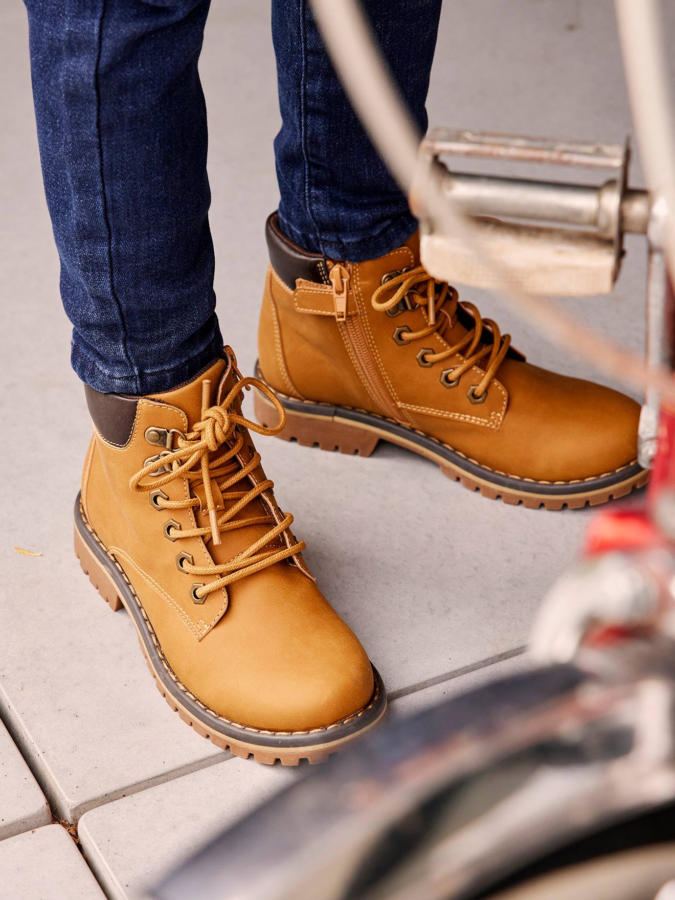 Bottines garçon à lacets + glissière kaki fonce