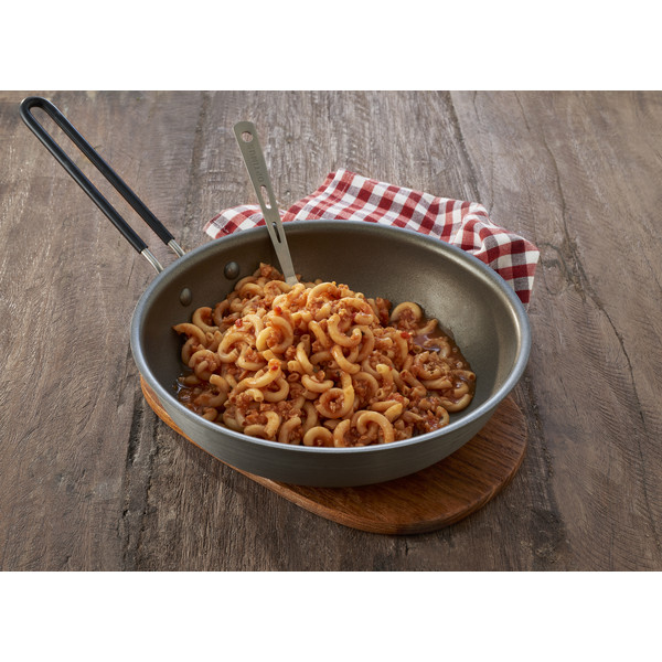 NUDELN IN VEGETARISCHER BOLOGNESE - Outdoor Essen