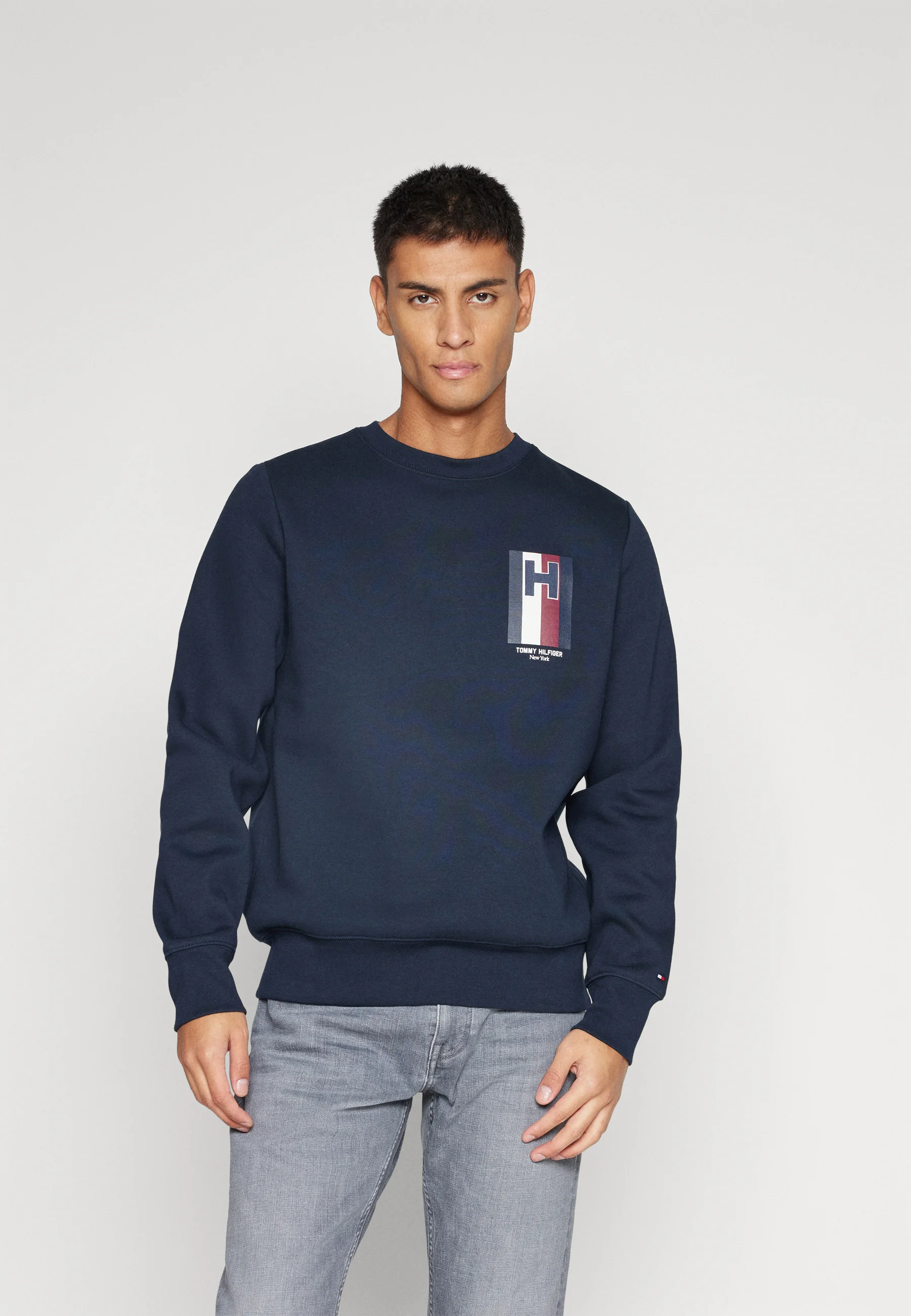 Sudadera Tommy Hilfiger EMBLEM CREWNECK