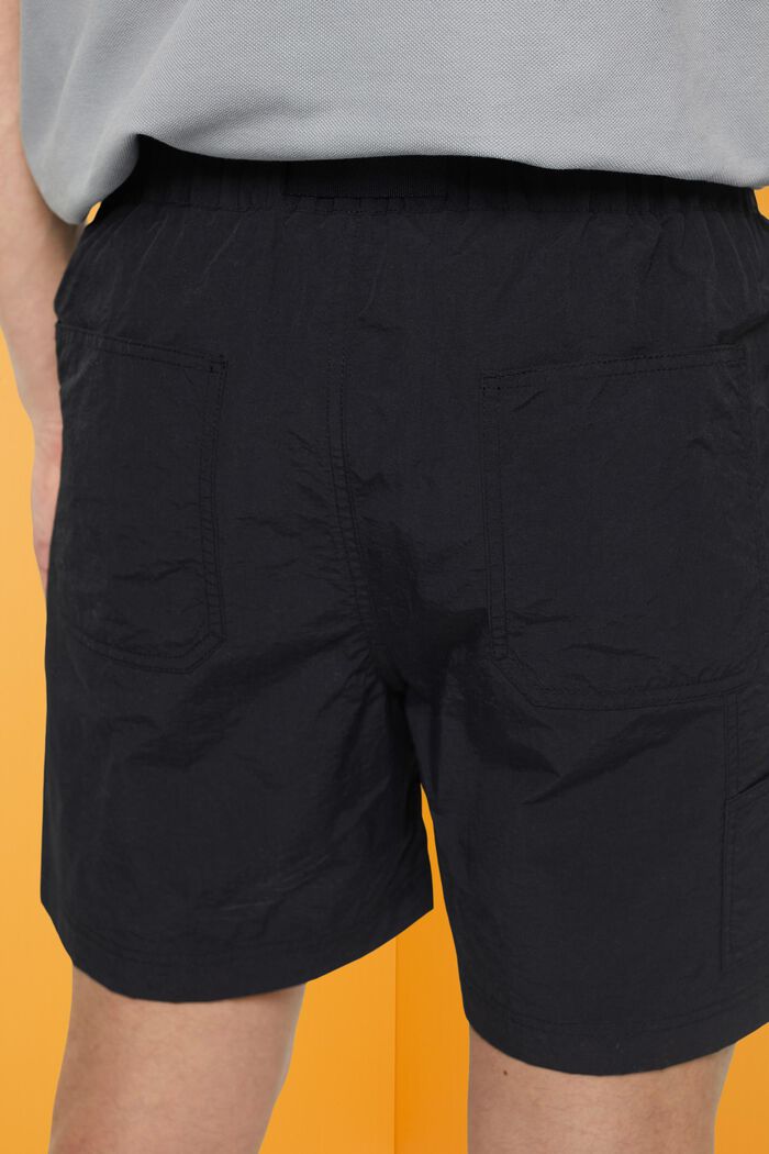 Shorts mit integriertem Gürtel