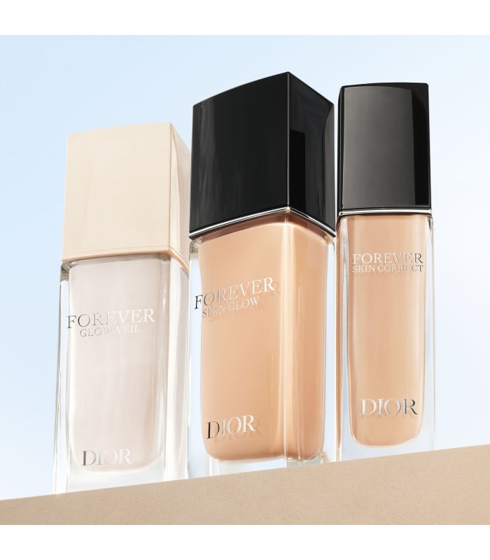 DIOR FOREVER GLOW VEIL-Base éclat - 97 % d'ingrédients d'origine naturelle