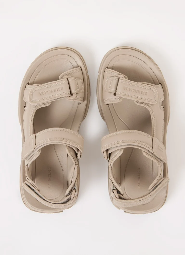 Balenciaga Tourist -sandaalit logolla