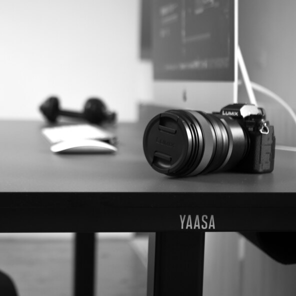 Elektrisch höhenverstellbarer Schreibtisch Desk Basic, anthrazit