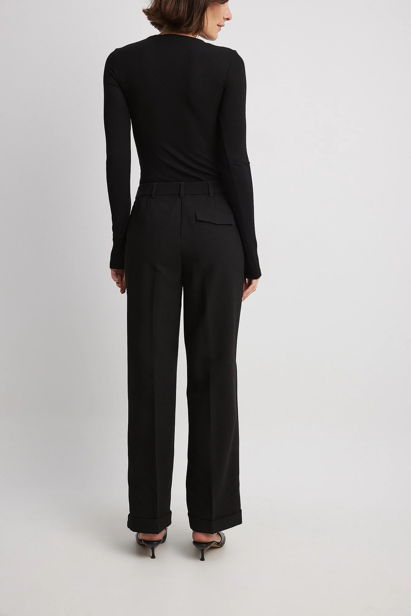 Figurbetonte Anzughose mit mittelhoher Taille