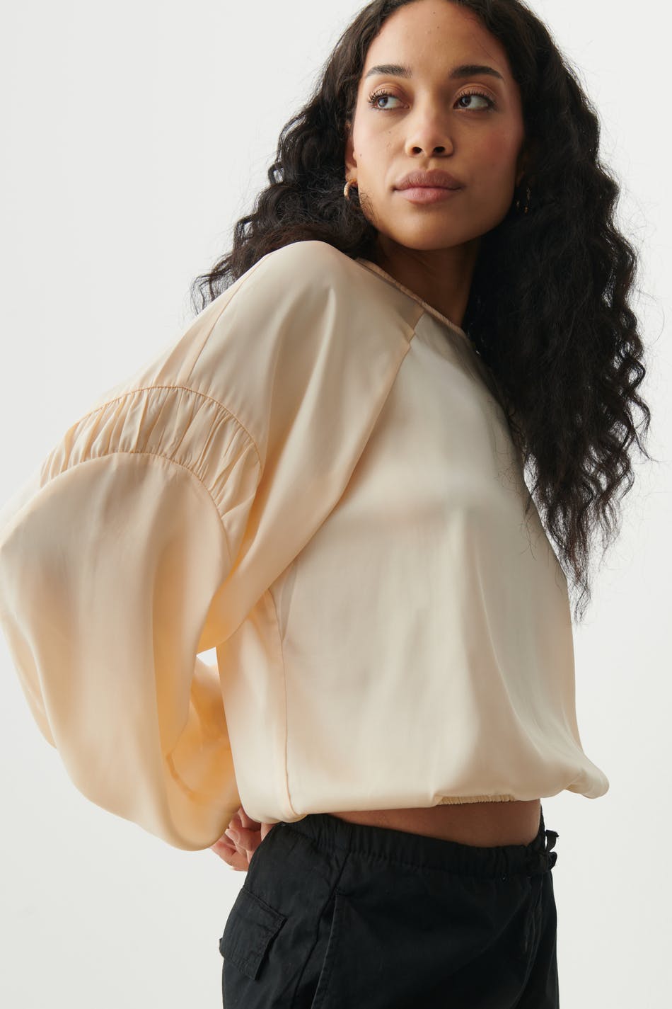 Puffy sleeve blouse