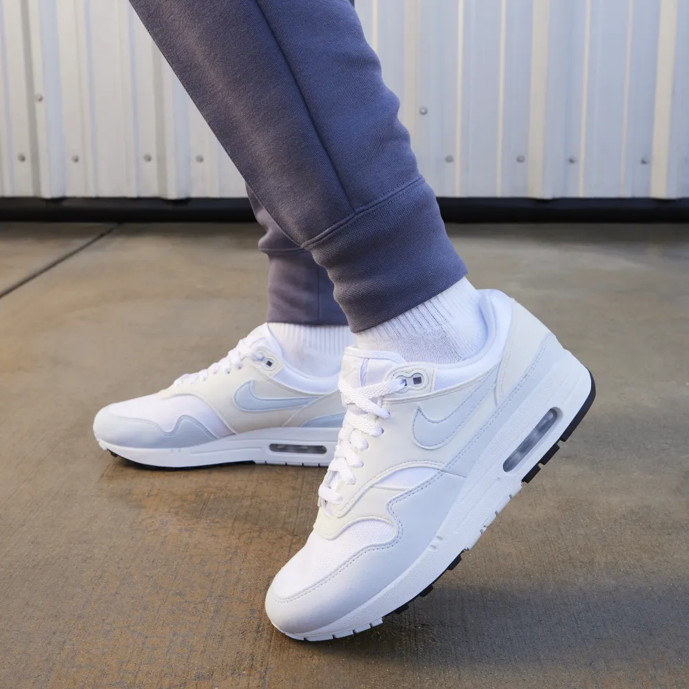 Nike Air Max 1 DZ2628 105 / weiss