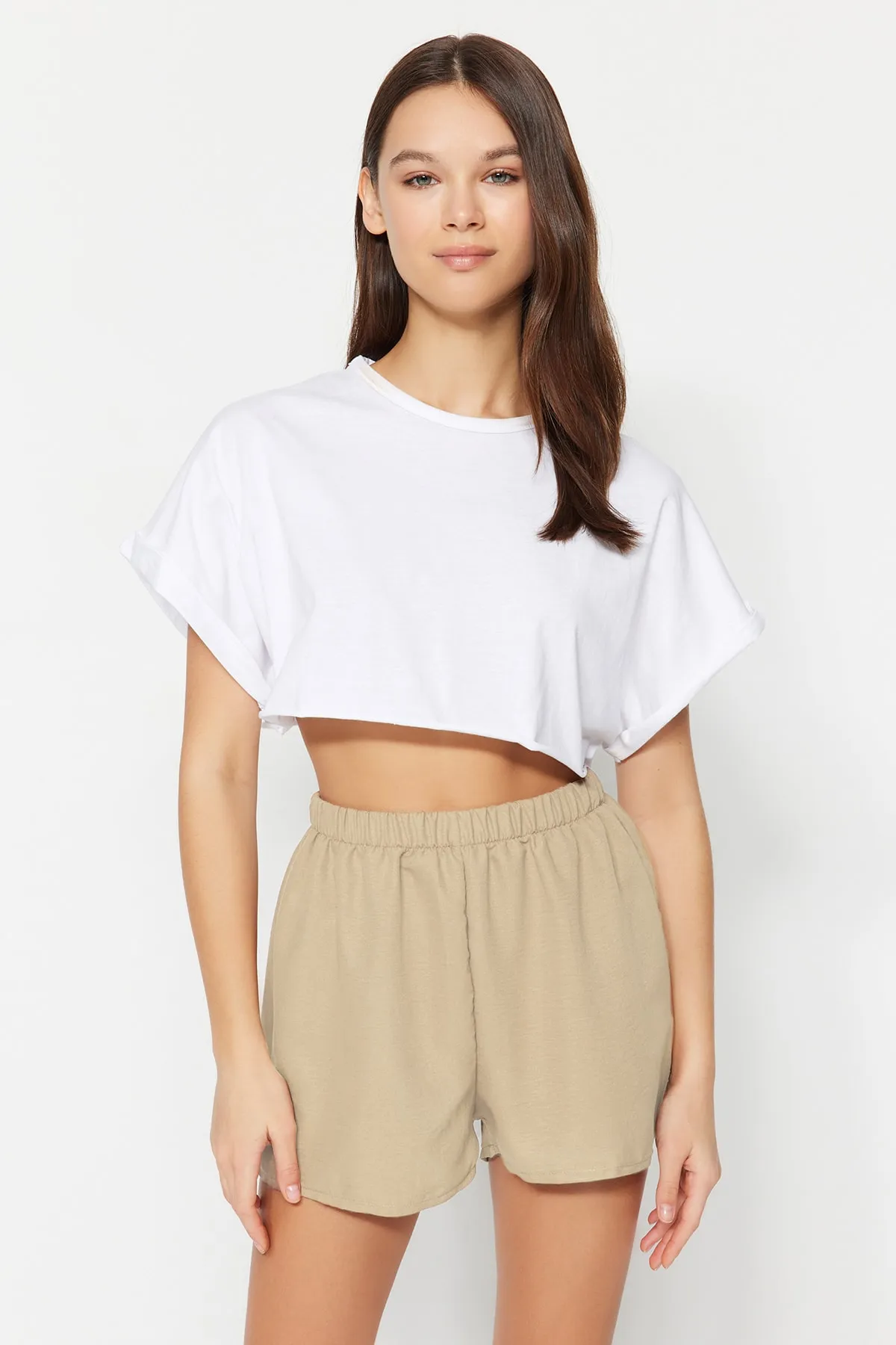 Trendyol Collection  Puder- Mehrfarbige Shorts aus Viskosegewebe im 2er-Pack THMSS23SR00020