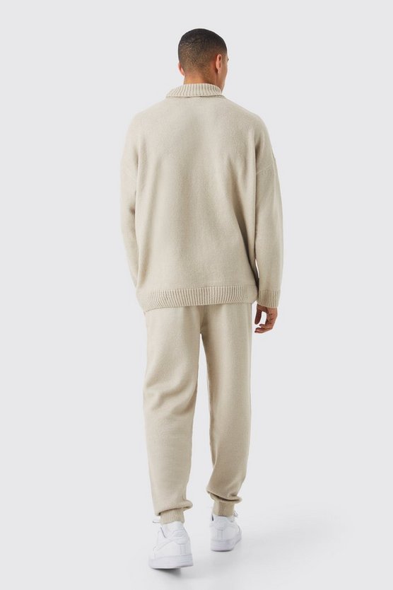 Oversize Strick-Pullover mit Trichterkragen