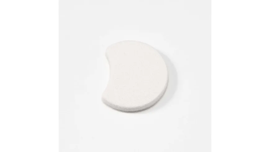 SENSAI CELLULAR PERFORMANCE FOUNDATIONS Foundation Sponge