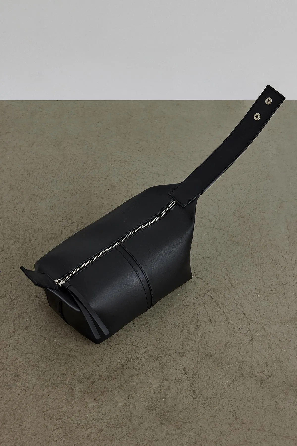 Suud Collection  Schwarze Archi-Minitasche aus Leder