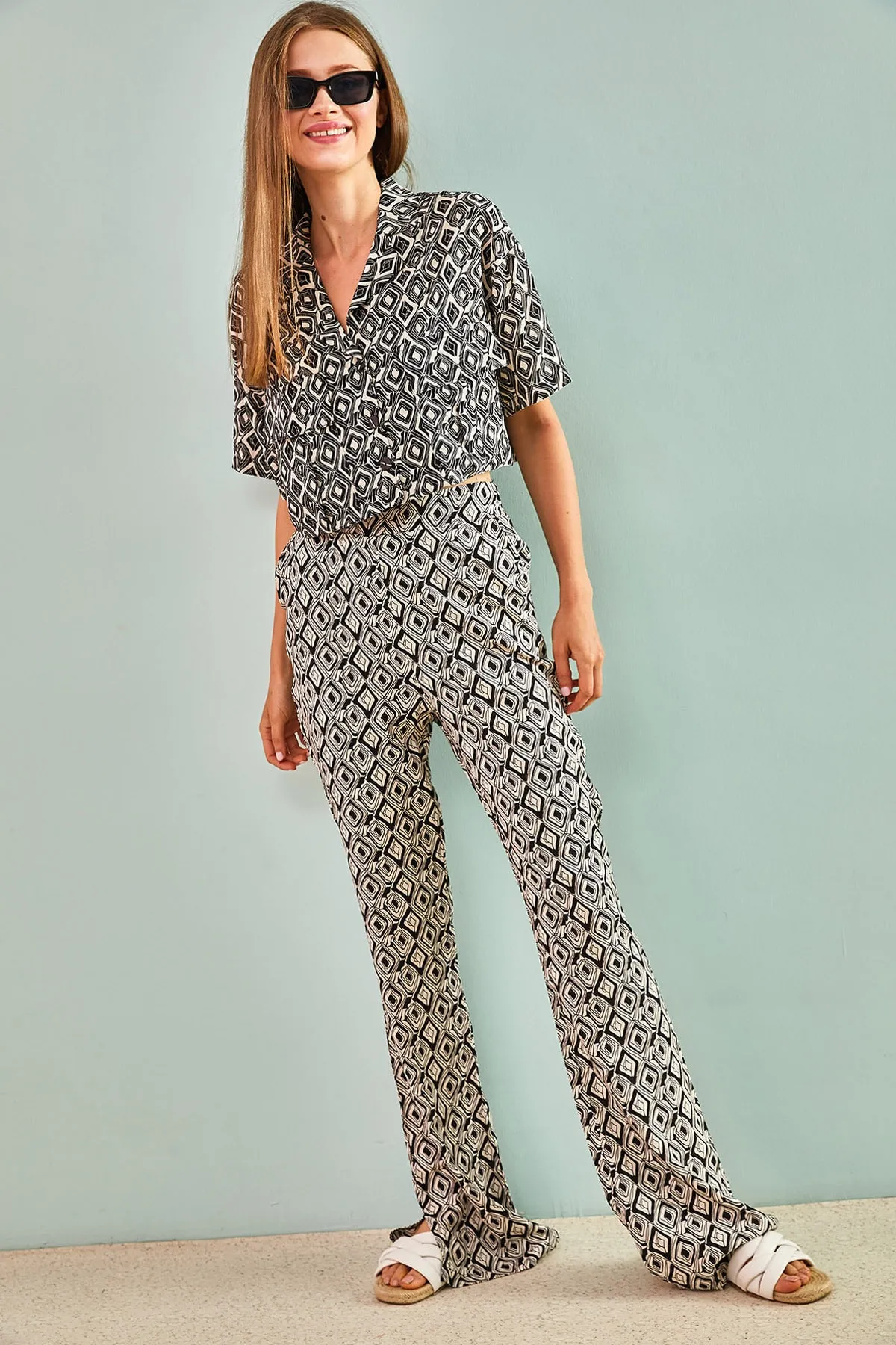 Bianco Lucci  Buntes Viskose-Kurzarmshirt für Damen mit Schlitz, Hose, Oberteil und Unterteil im Set