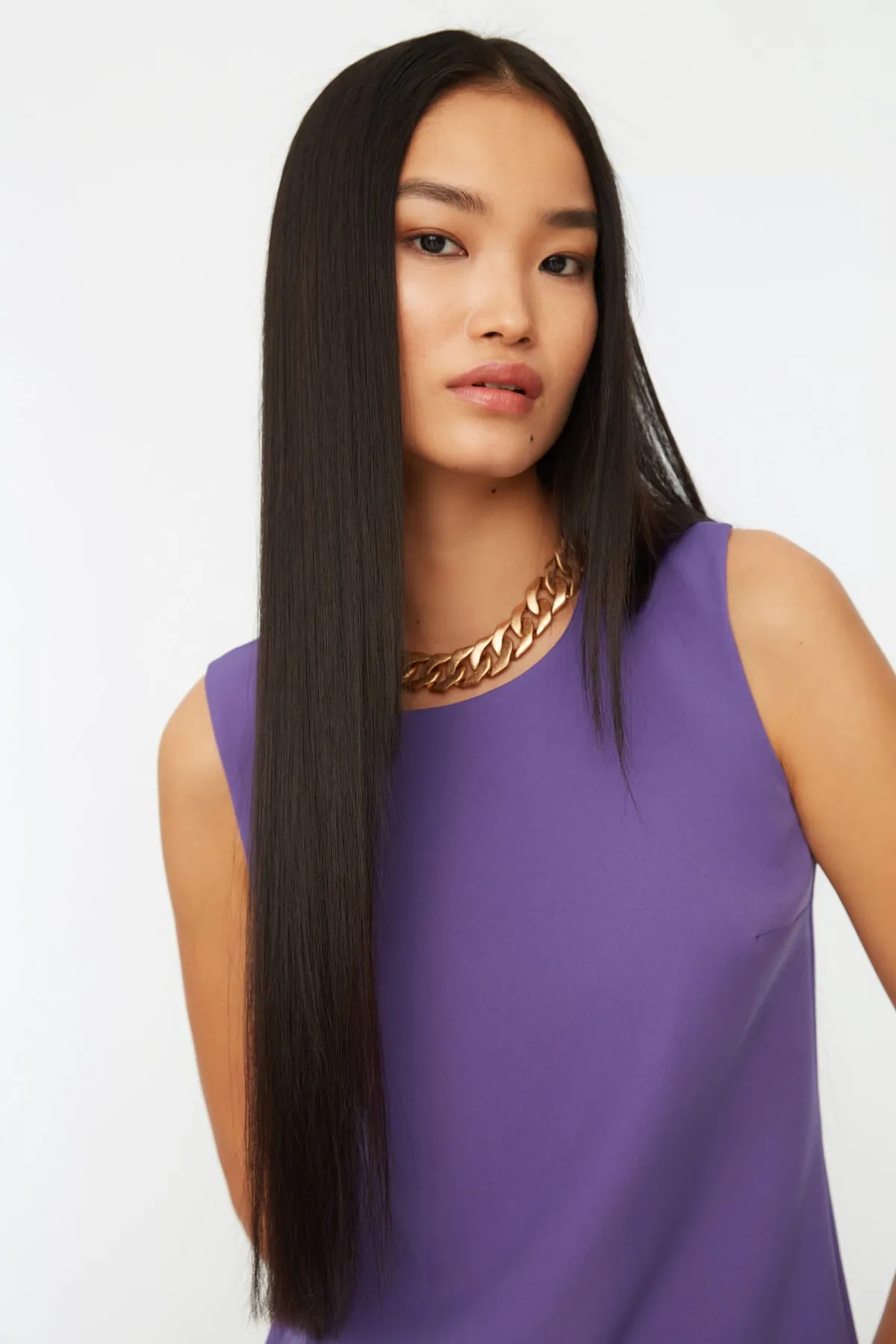 Trendyol Collection  Lilafarbenes, gerade geschnittenes, ärmelloses Mini-Webkleid mit Rundhalsausschnitt TWOSS19FG0063