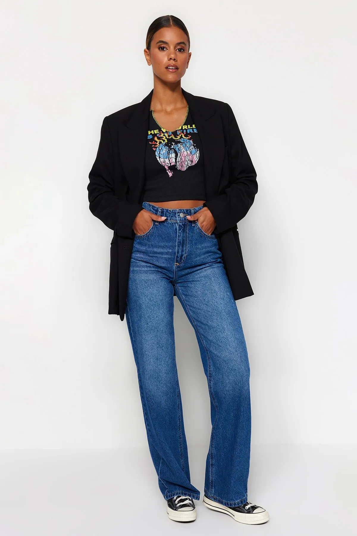 Trendyol Collection  Blaue Jeans mit hoher Taille und weitem Bein TWOAW24JE00073